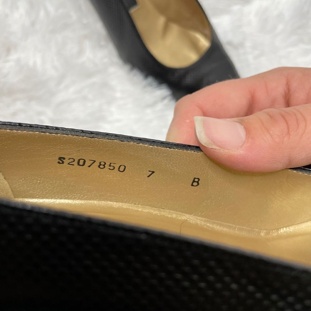 Stuart Weitzman black pump heel pebbled leather 7 - Picture 12 of 12